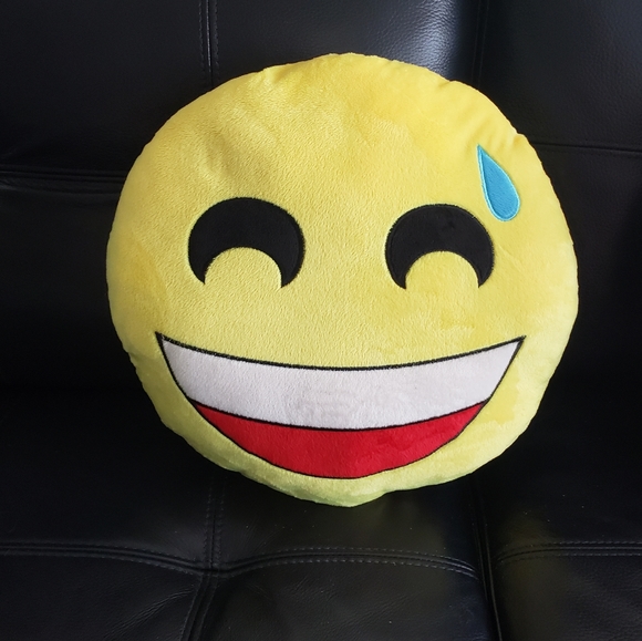 3 Imogies - 2 yellow & 1 purple - Picture 2 of 5